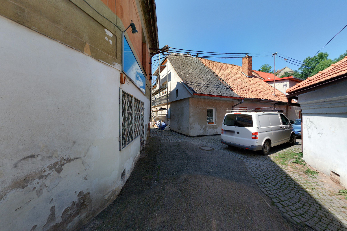 Maringotka Růžová 251