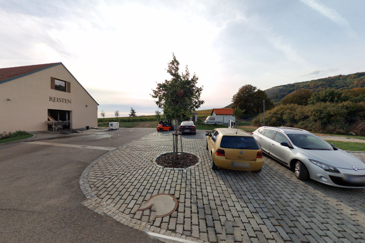 Nabíjecí stanice pro automobily foto 3