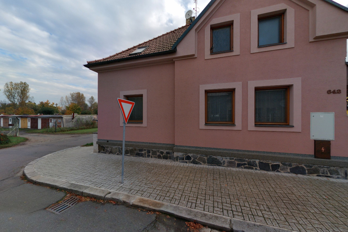 BURIÁNEK-NÁSTROJÁRNA