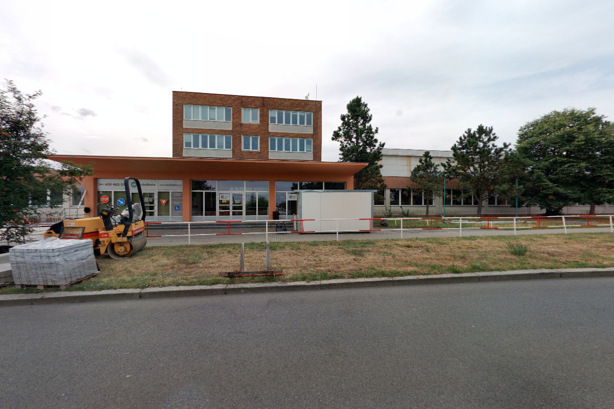 Akademie řemesel Praha - Střední škola technická foto 3
