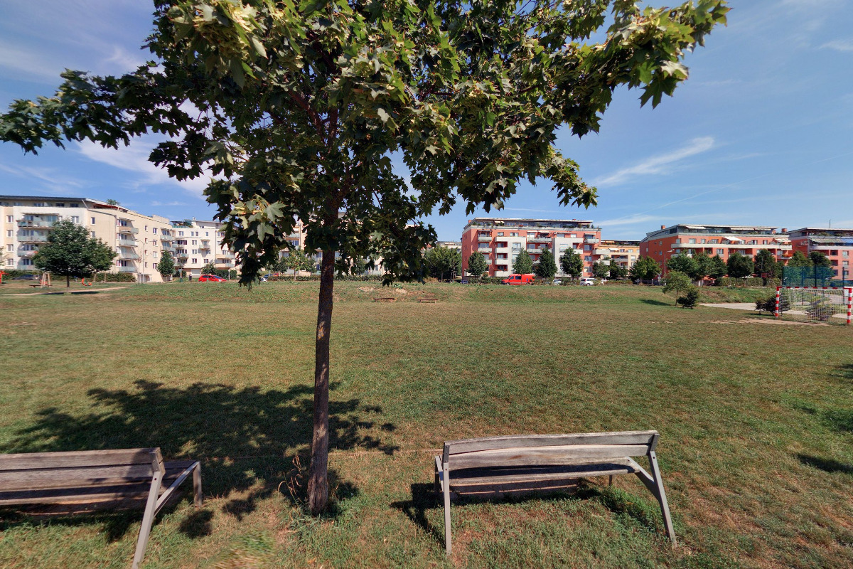 Fotbalové hřiště V Újezdech