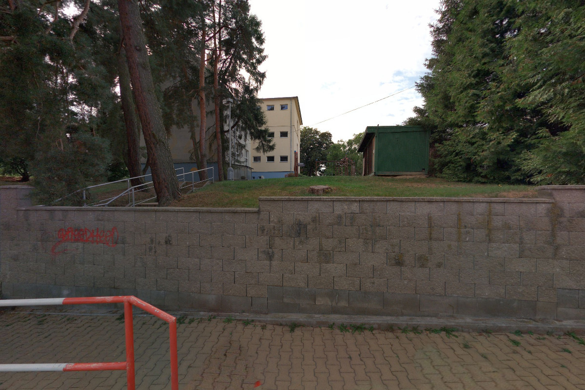 ZŠ Praha 9, Spojenců