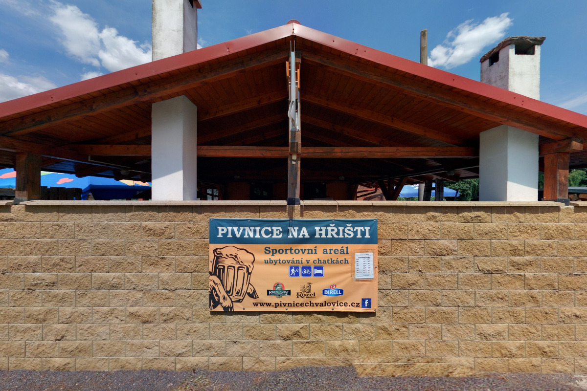 Sportovní areál - Obec Chvalovice