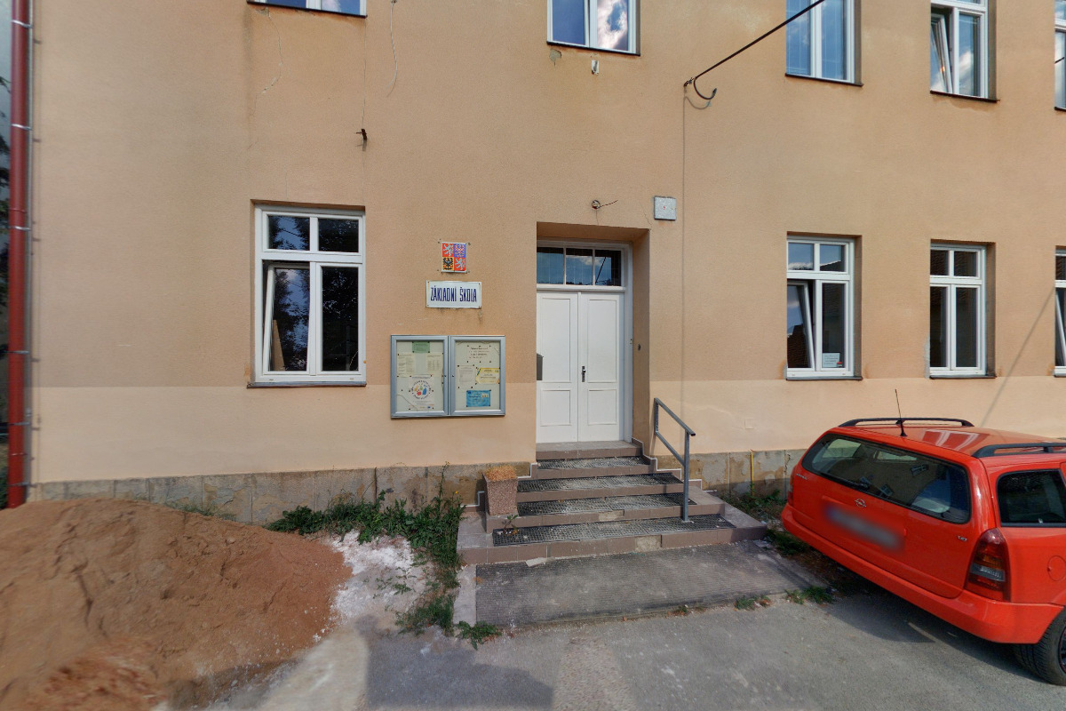 Základní škola Veverské Knínice, okres Brno-venkov
