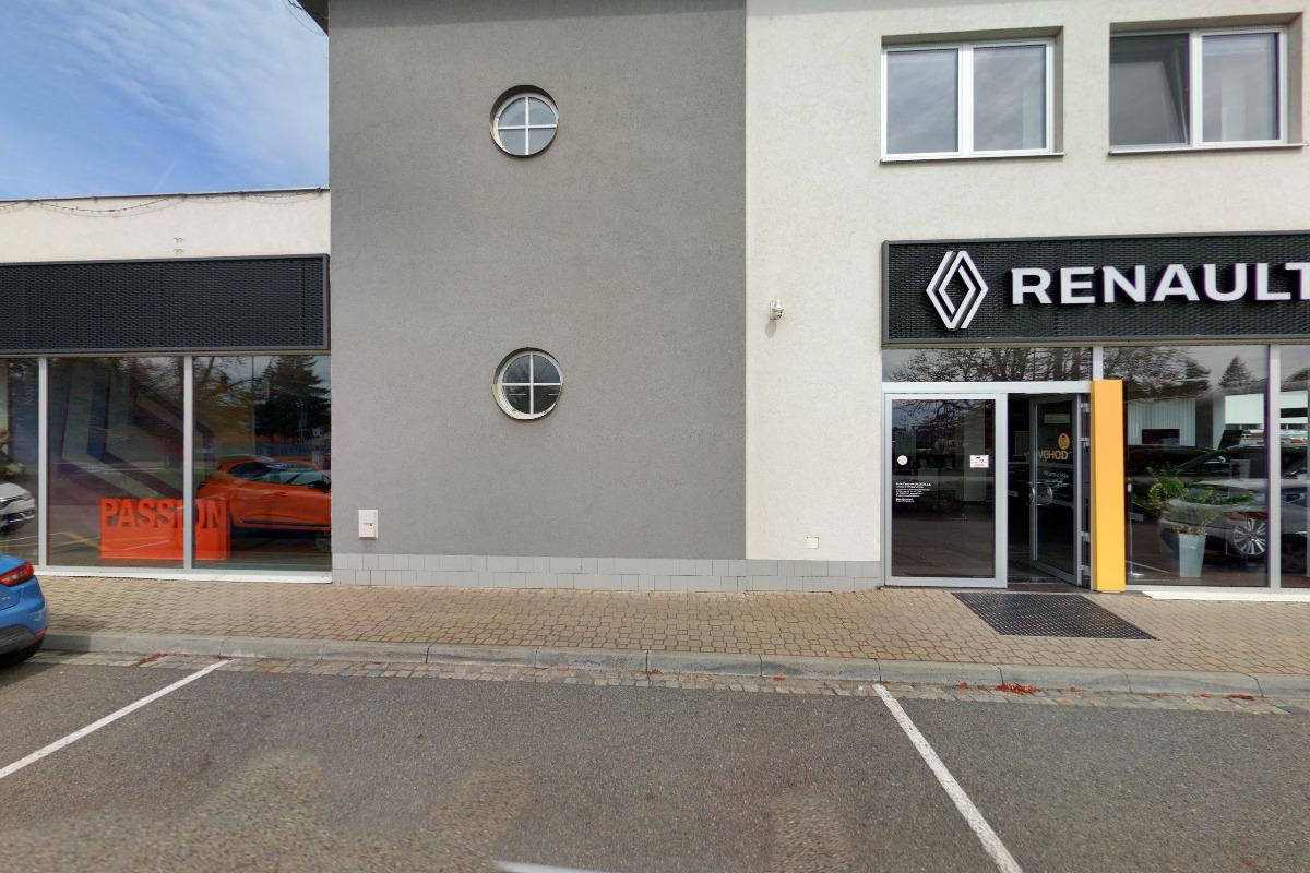 Auto Centrum Jih 2000 člen skupiny AUTO UH a.s. foto 4