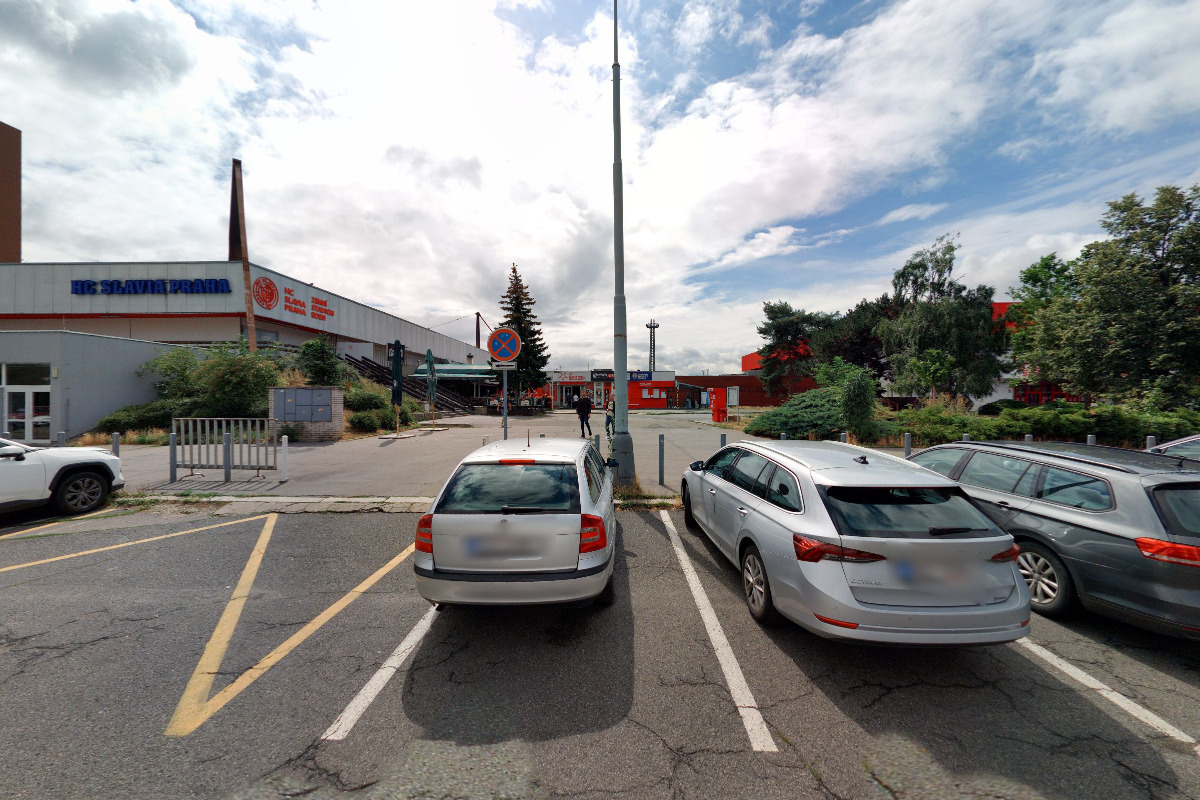 STŘÍDA SPORT s. r. o. - CCM Shop Praha Eden foto 2