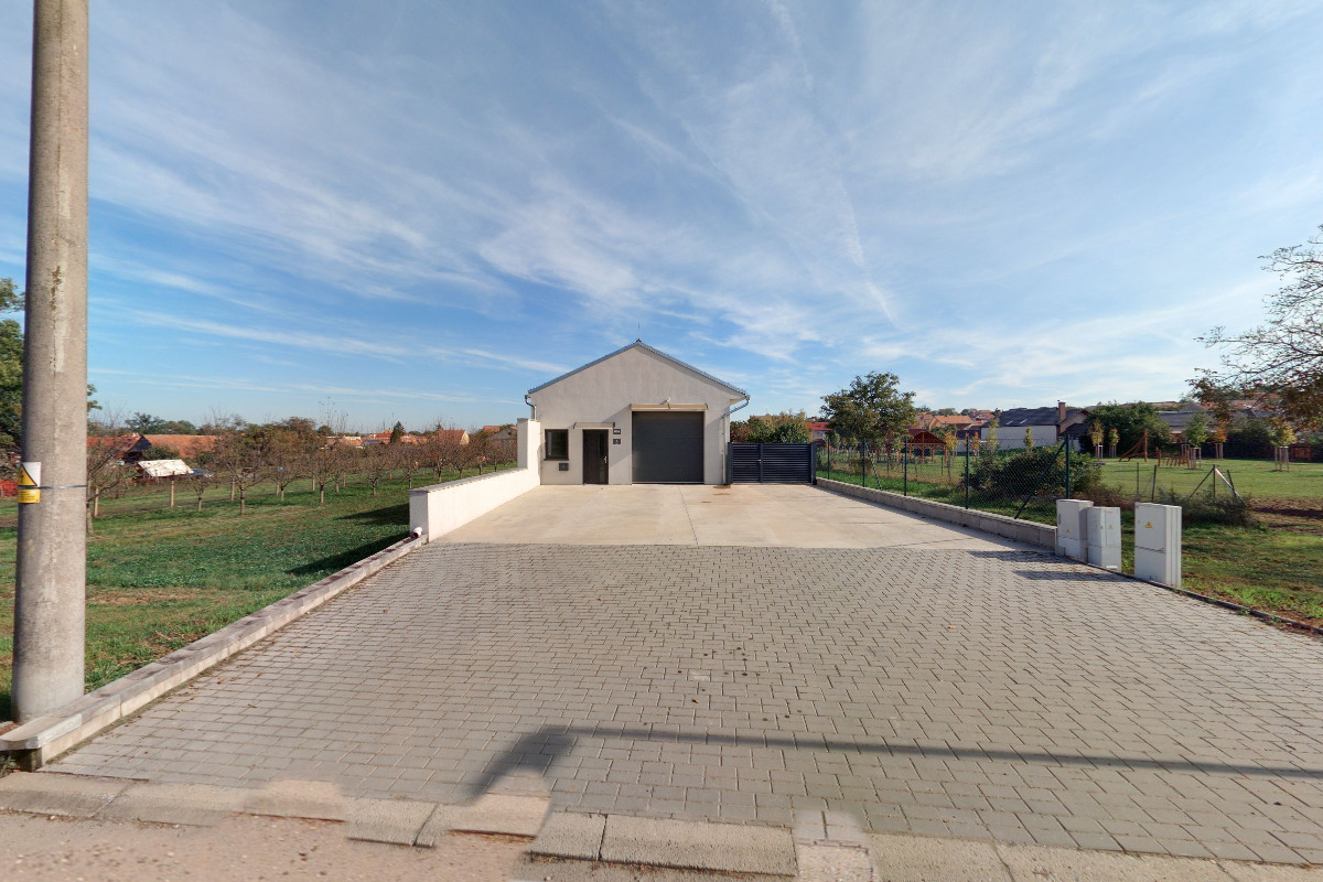 Yellowknife s.r.o. - průmyslové podlahy foto 2