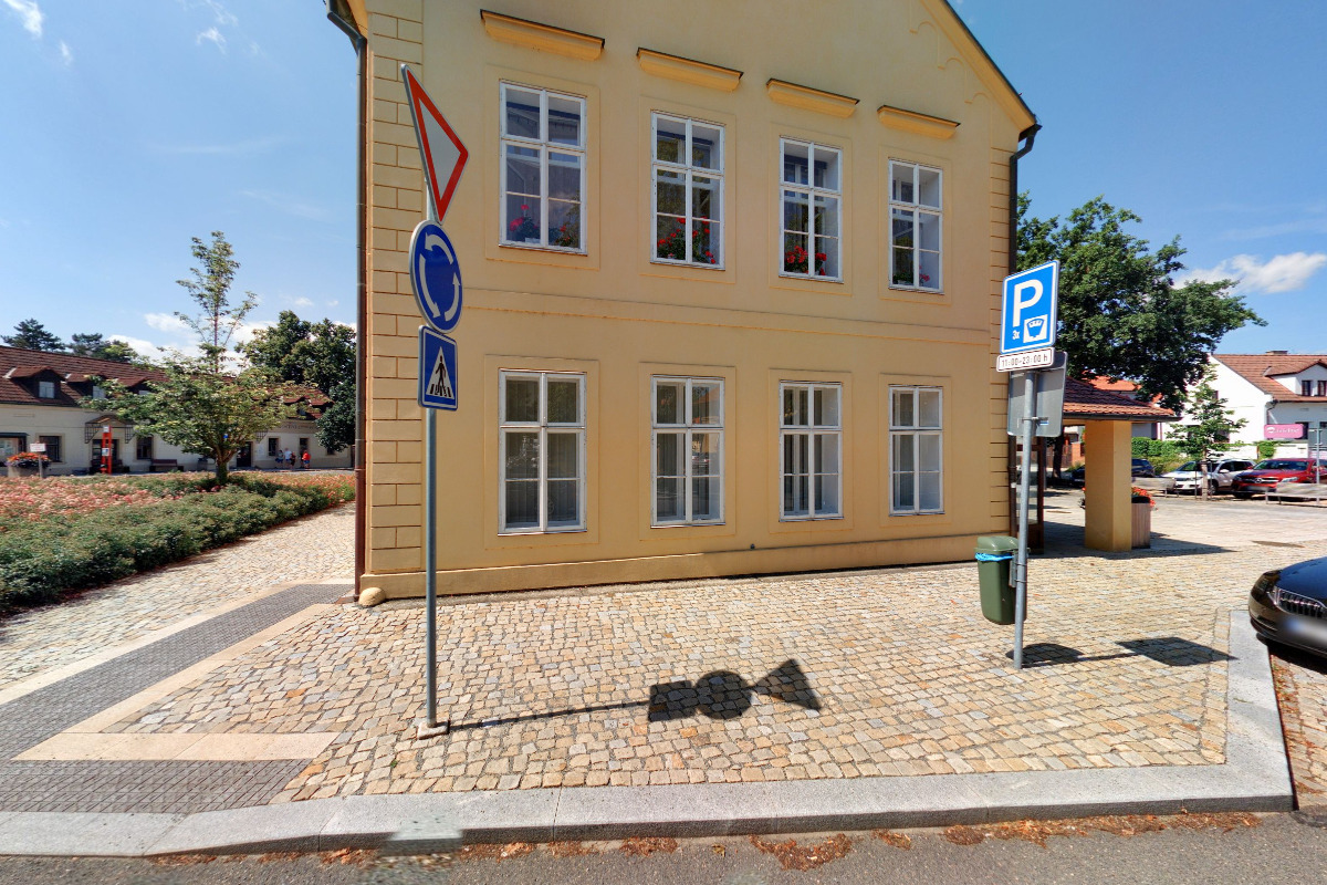 Vinotéka na náměstí Průhonice