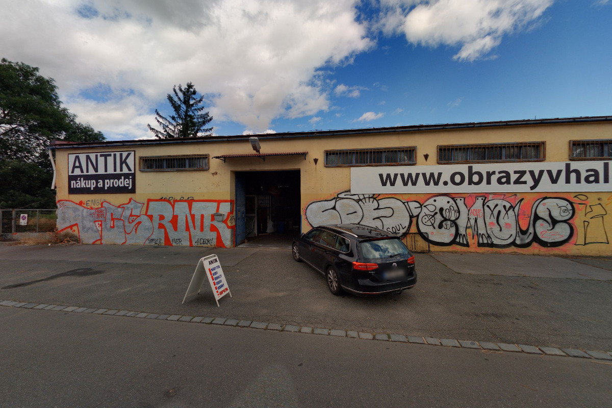 Obrazy v hale foto 5