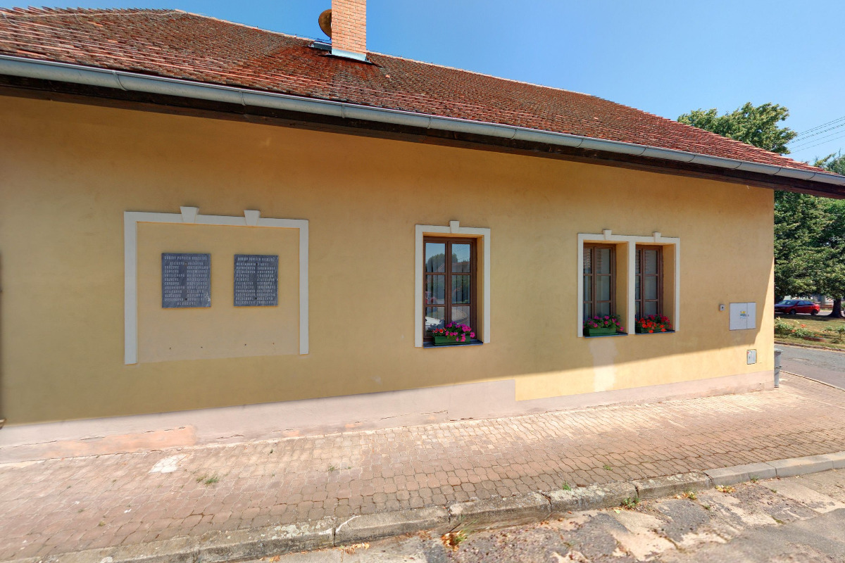 Obec Havraníky - obecní knihovna foto 2