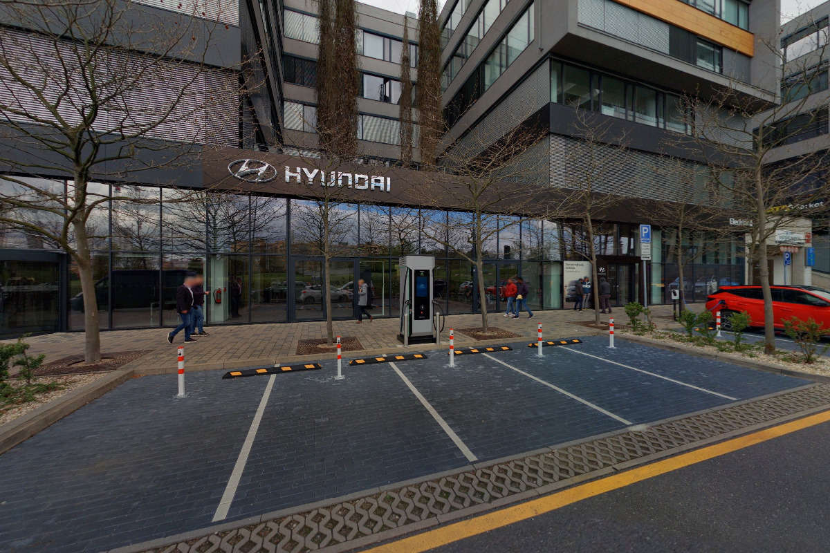 Hyundai  - nabíjecí stanice pro elektromobily