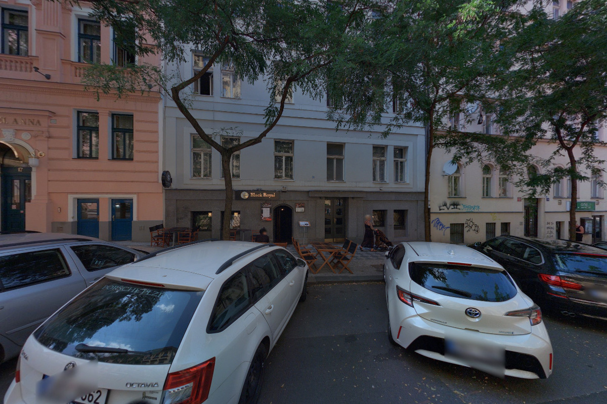 Sandie's - dýmky a drinky foto 2