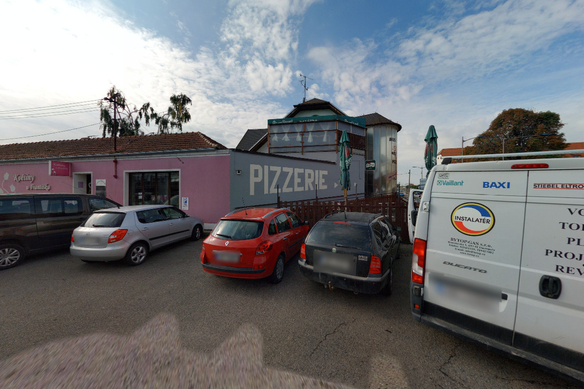 Pizzerie & Bar TWISTER Adresa foto 6