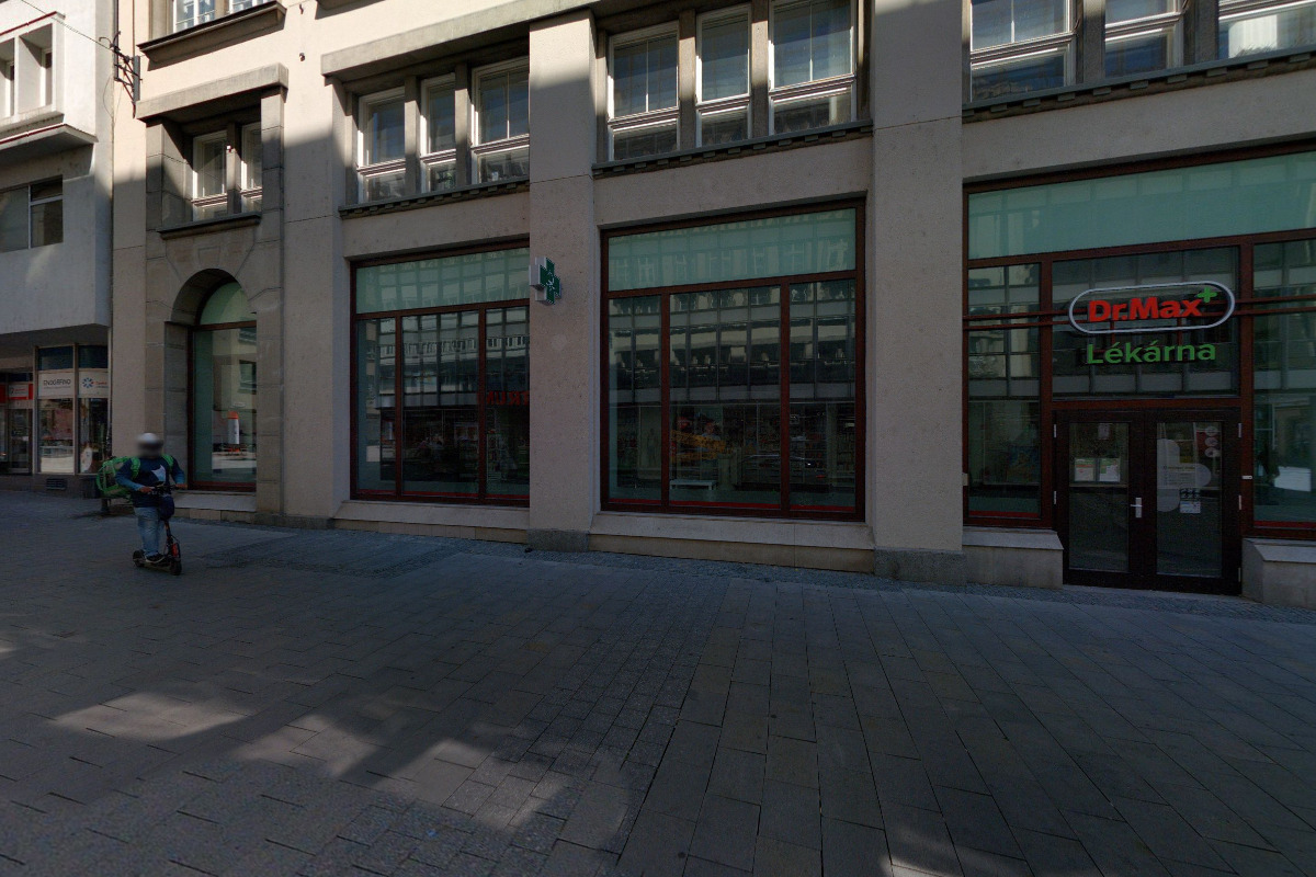 Dr. Max - výdejní box