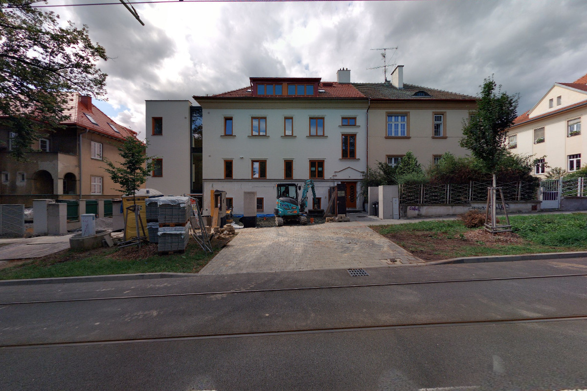 JUDr. Alena Blažková, Ph.D., soudní exekutorka foto 2