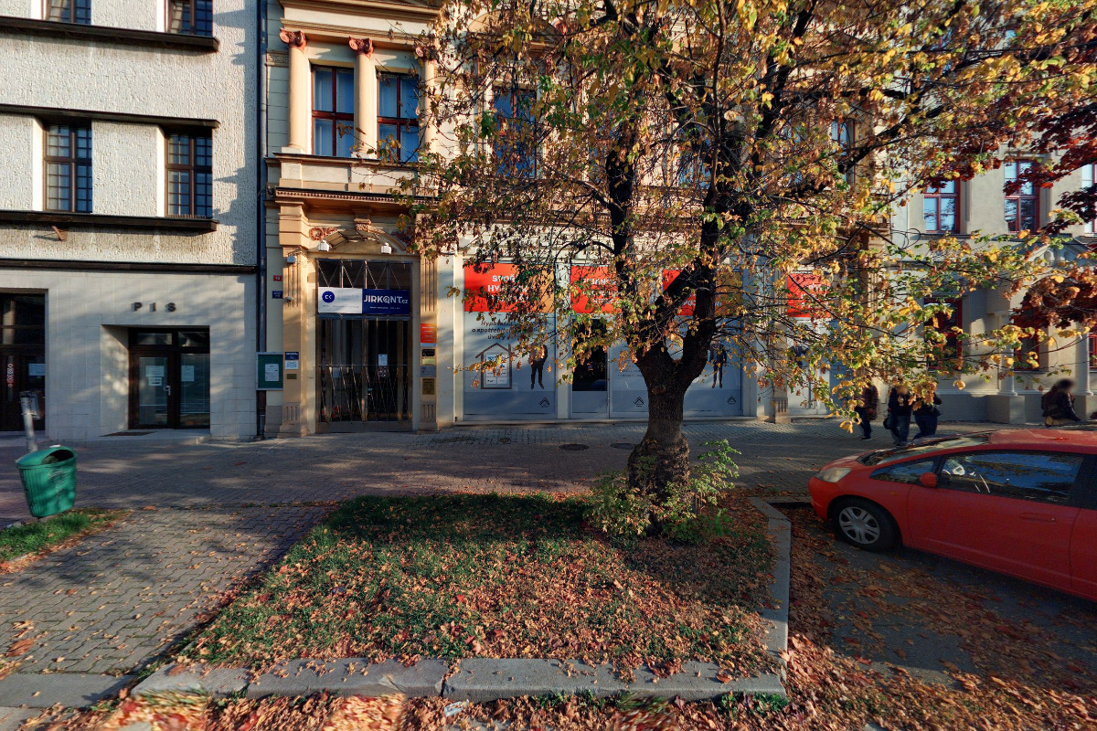 Mgr. et Mgr. Julie Krénová, advokátka