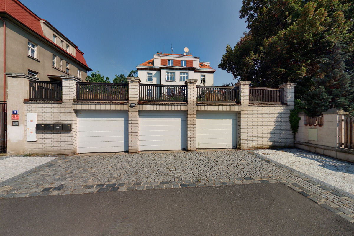 Apollo, spol. s r.o.