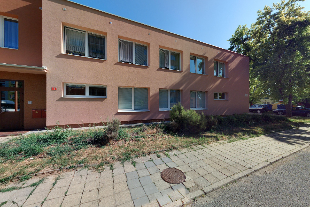 Réna, stavební bytové družstvo