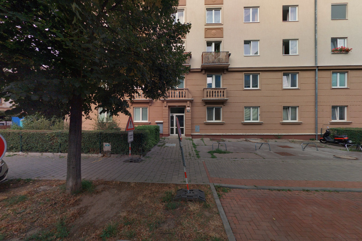 Jiří Tesař - zasklívání balkonů a lodžií