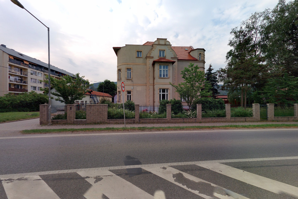 Dětský domov se školou, středisko výchovné péče, základní škola a školní jídelna Dobřichovice