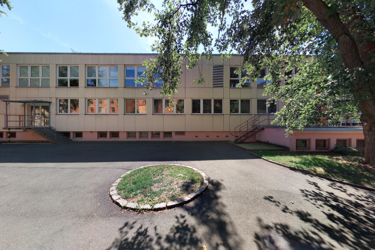 ZŠ a MŠ Petra Strozziho, Praha foto 3