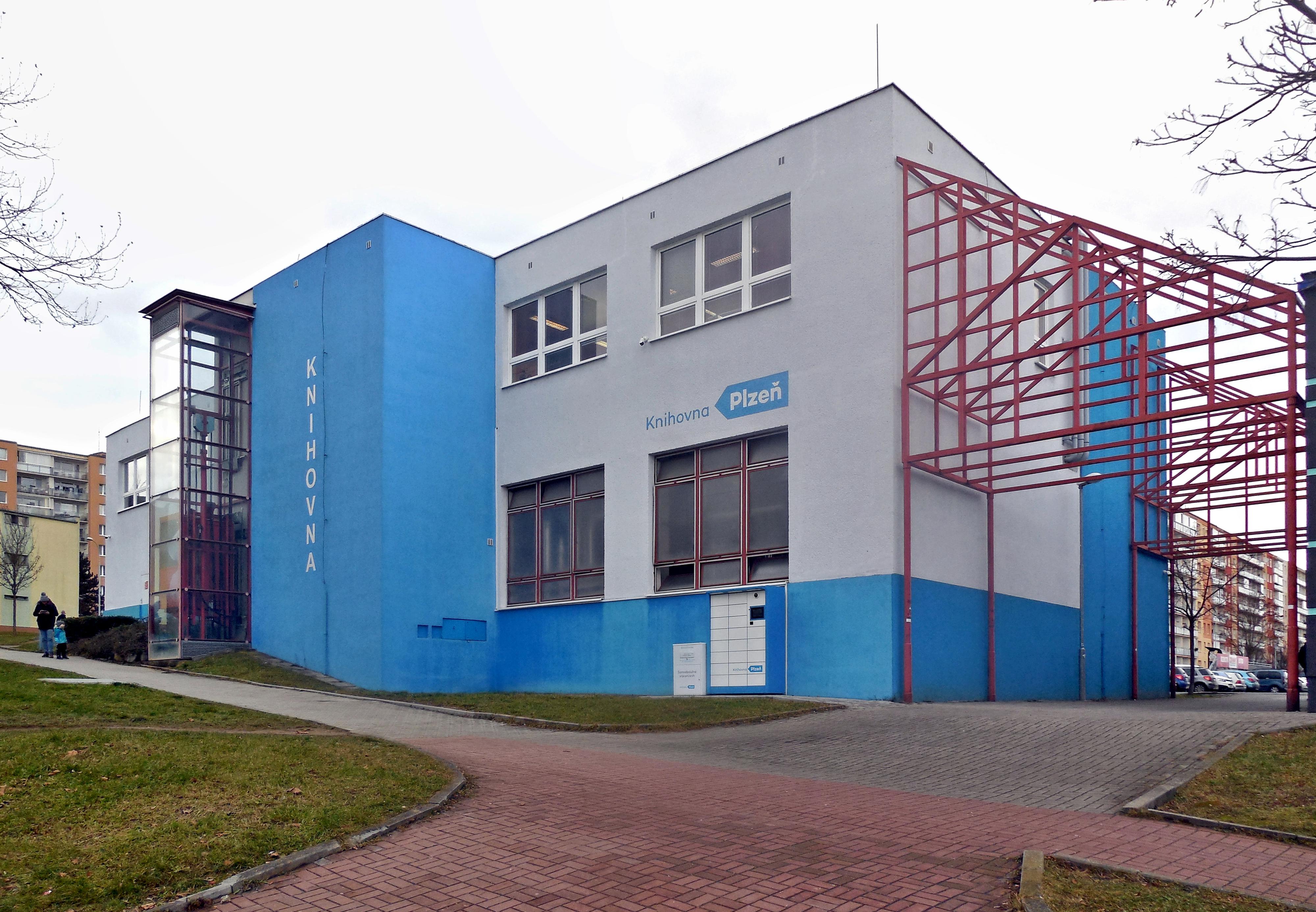 Knihovna města Plzně - Lochotín foto 2