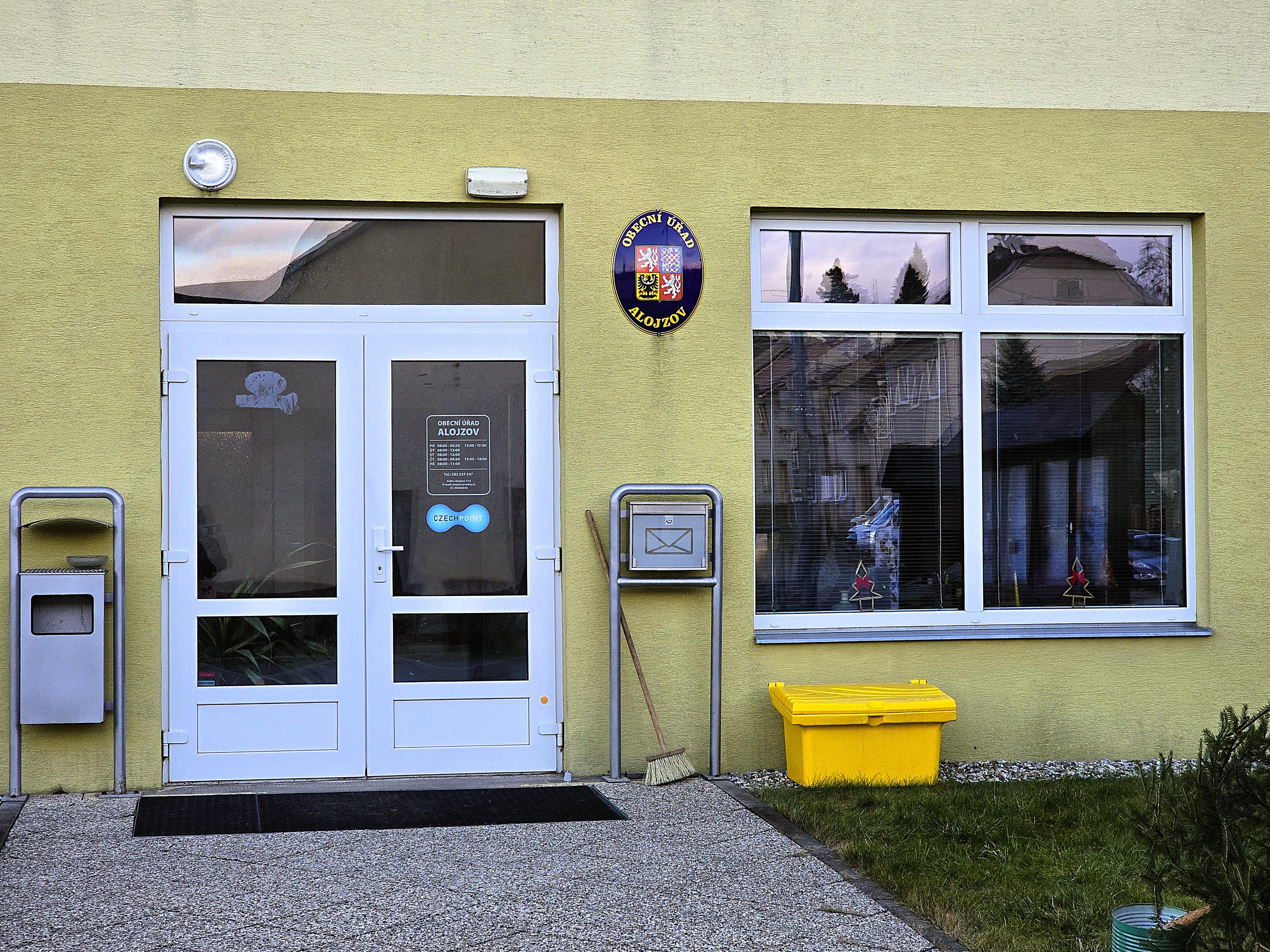 Alojzov - obecní úřad foto 3