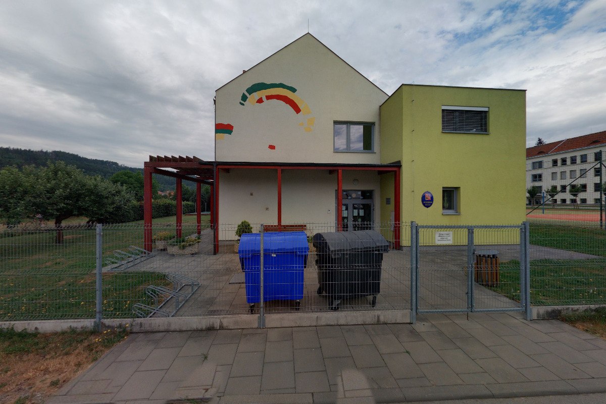 ZŠ a MŠ Dolní Loučky foto 1