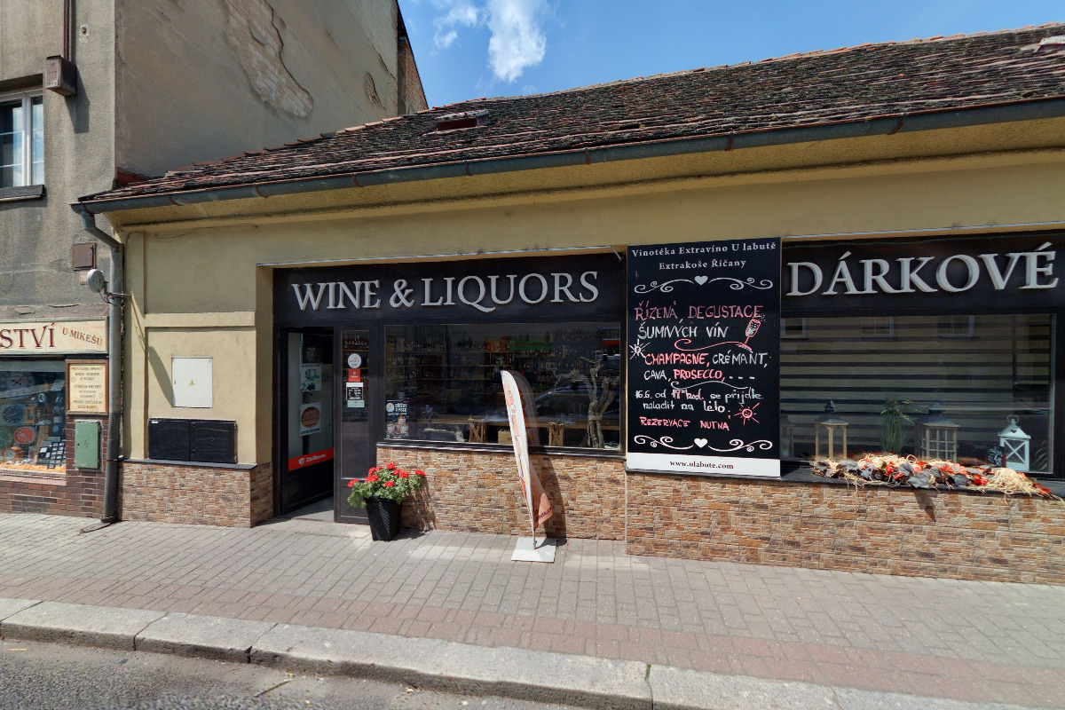 Extravíno U Labutě