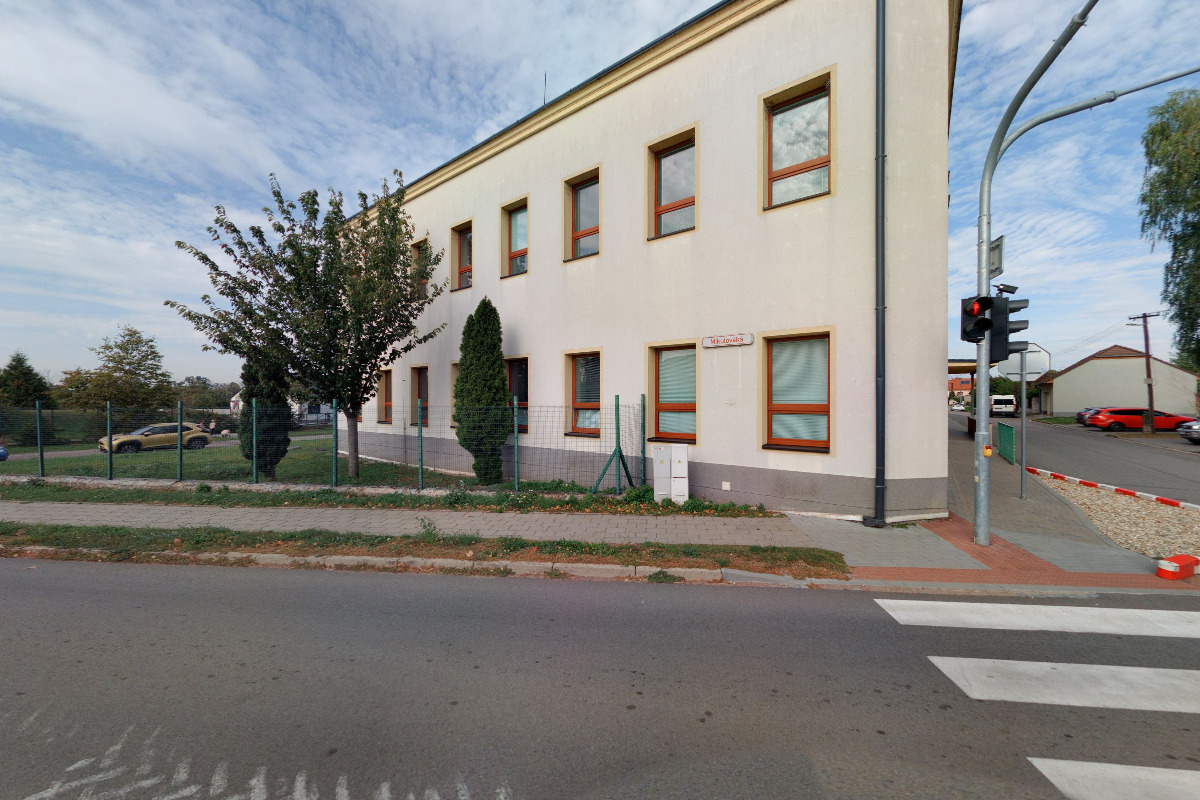 Základní škola Březí, okres Břeclav foto 2