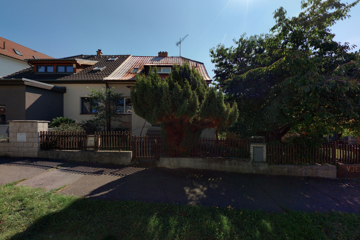 VZDĚLÁVÁNÍ PÁVEK s. r. o.