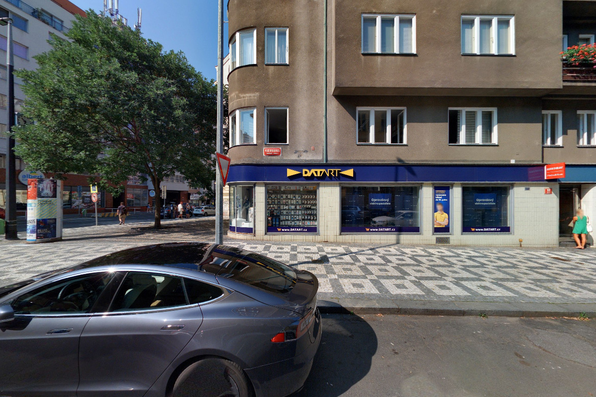 Bankomat UniCredit Bank Czech Republic foto 2