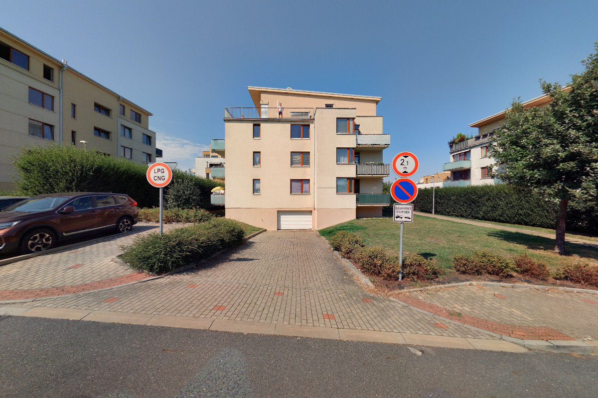 LUXURY SPORT CARS s.r.o