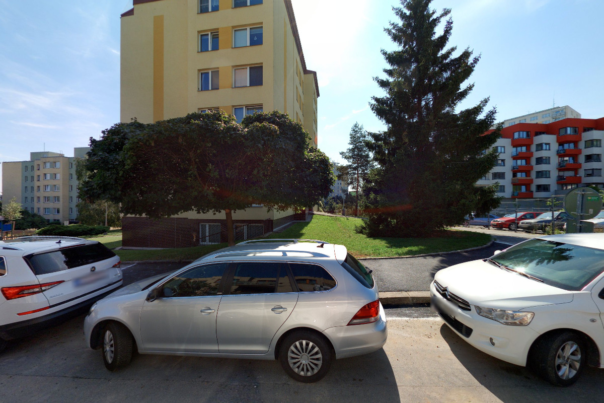 Společenství Strašnická 1137 a 1138 foto 2