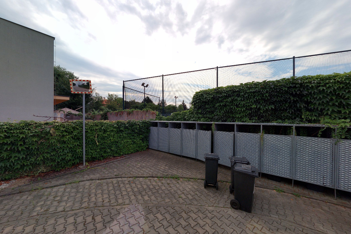 Venkovní víceúčelové hřiště Dolní Měcholupy