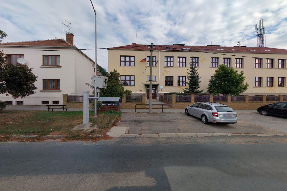 ZŠ Mikulov, Valtická