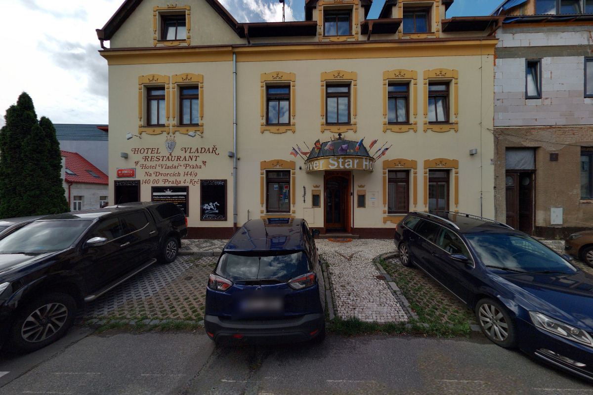 River Star Hotel