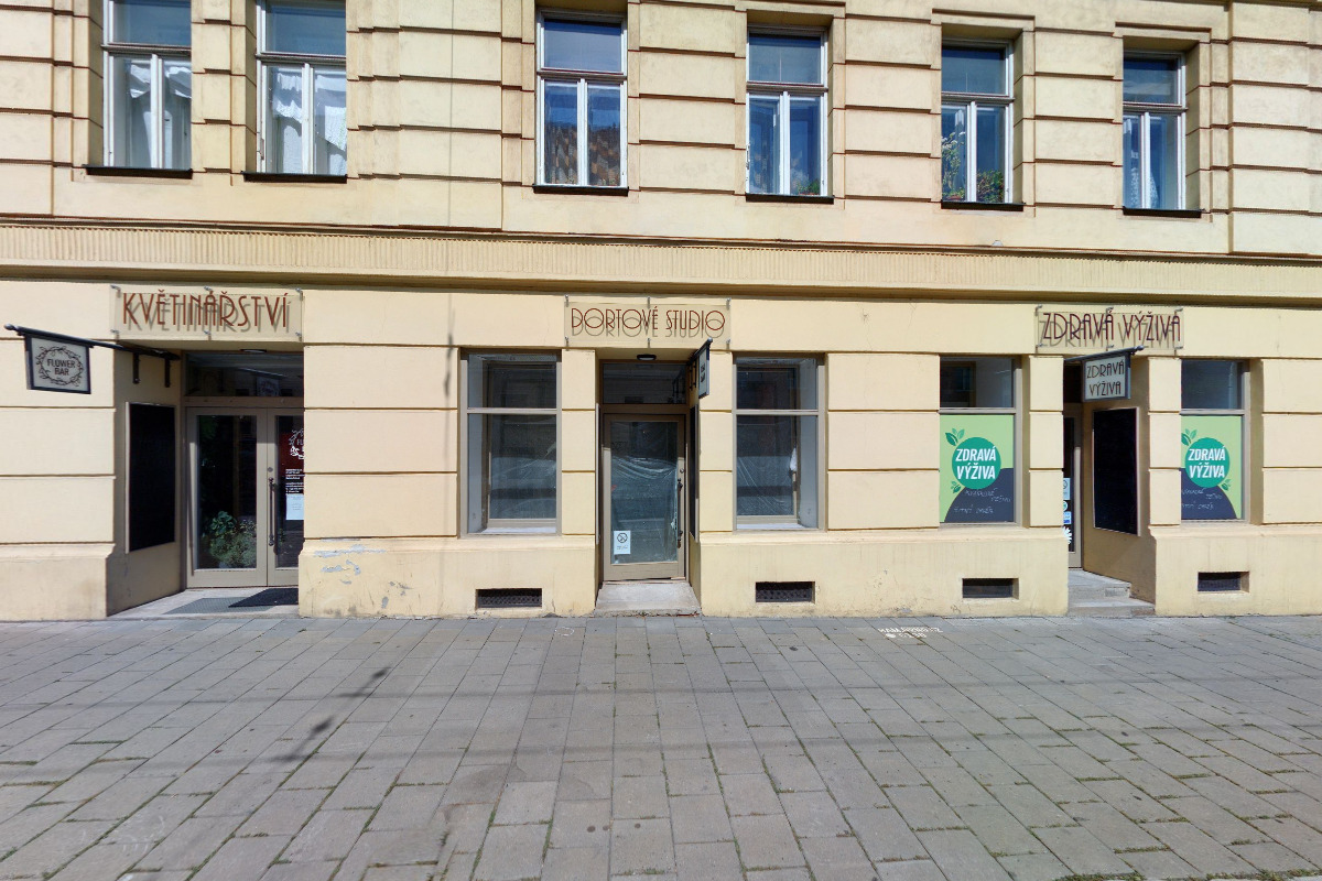 Šárka Kuběnová | NESU DORT foto 1