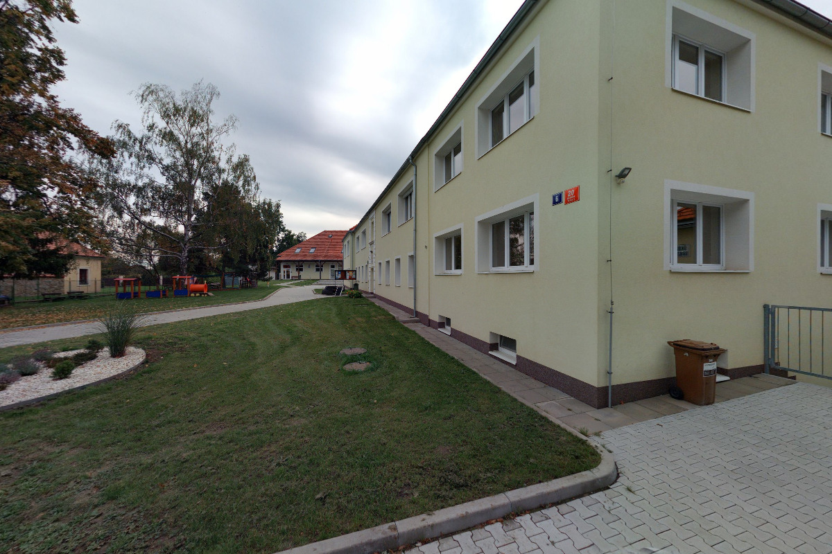 Pražská sportovní a jazyková škola