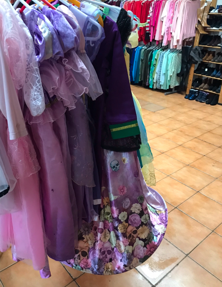 Sekáč na náměstí (second hand) foto 3