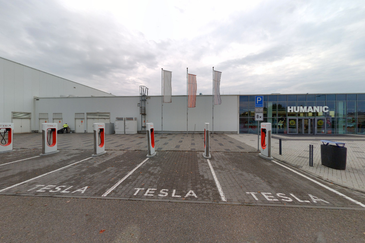 Nabíjecí stanice Tesla supercharger