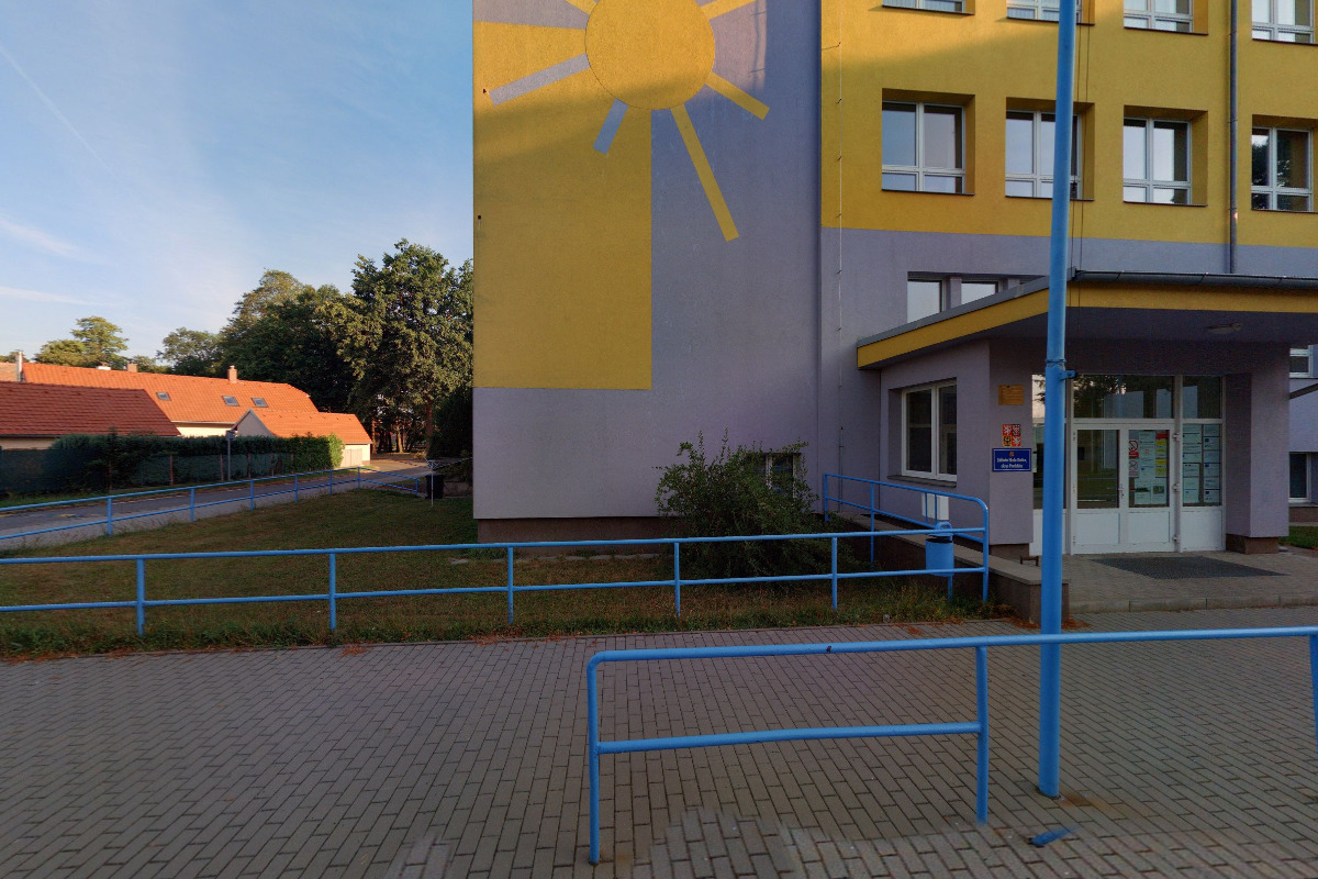 ZŠ Dašice, Sadova foto 4
