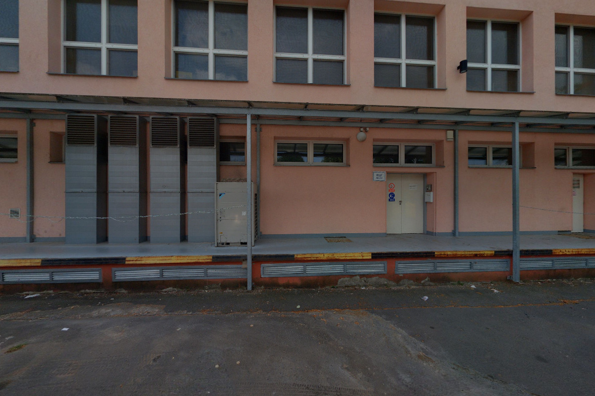 ZŠ a MŠ Ústavní - školní jídelna foto 2