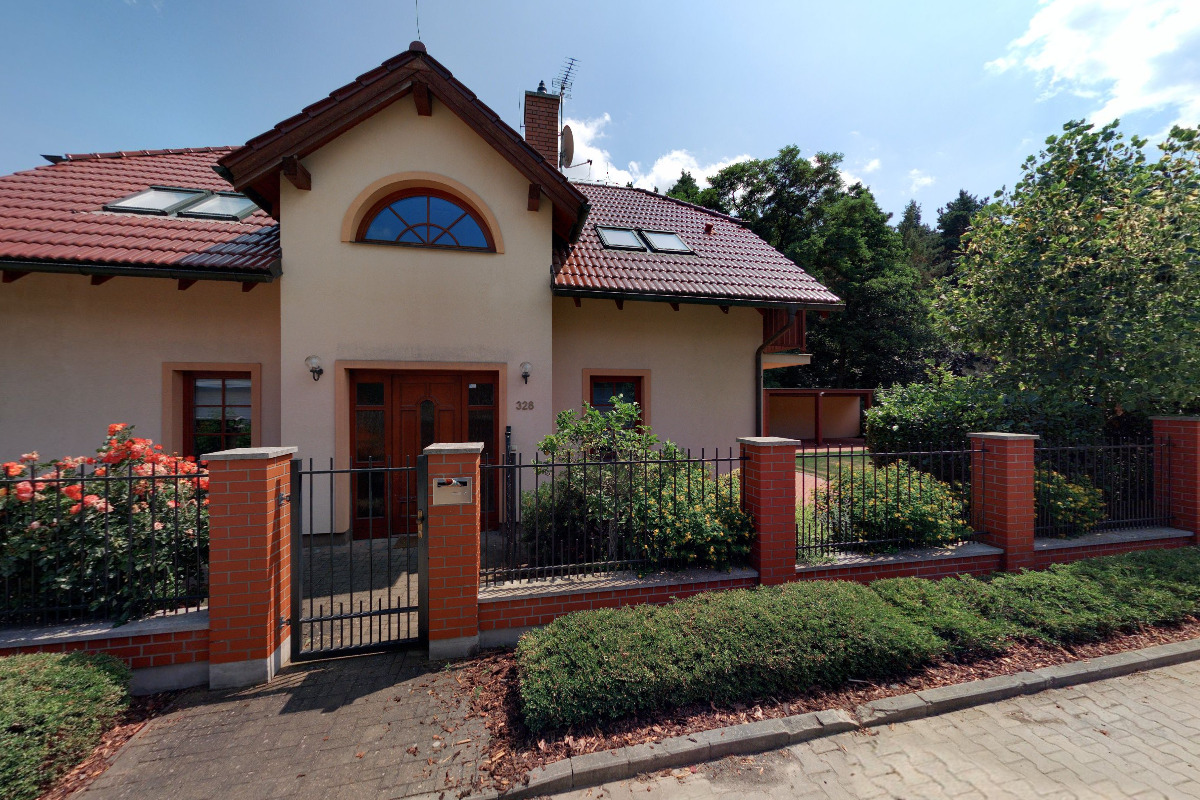 Clever House, s.r.o.