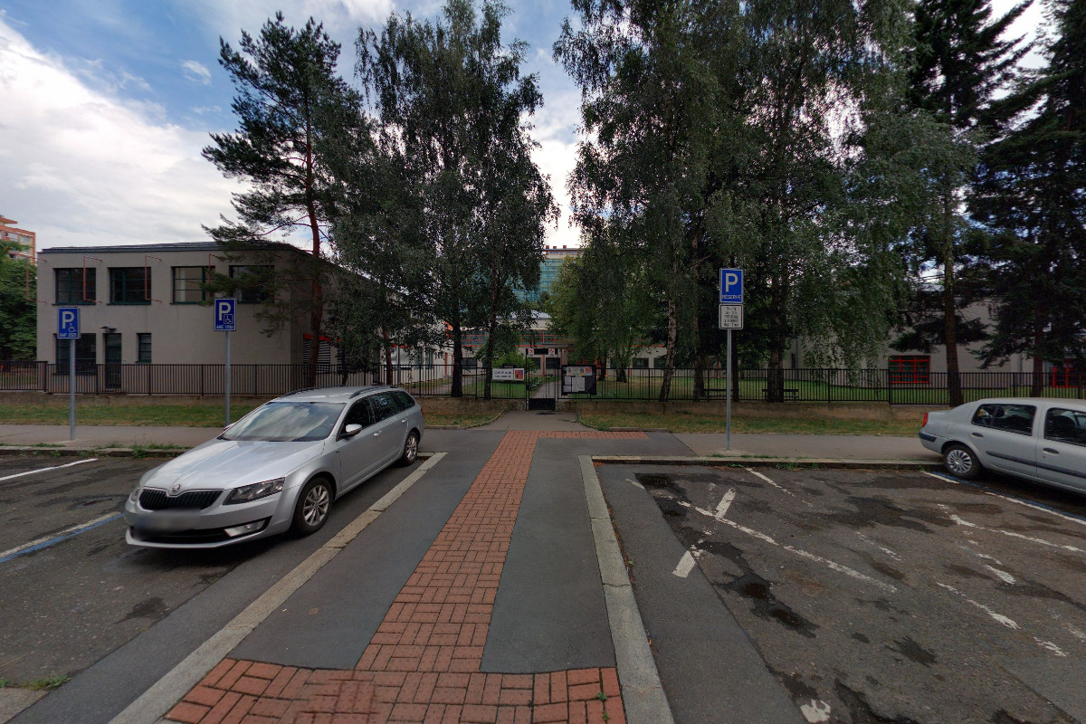 ZUŠ Praha 8, Taussigova foto 4