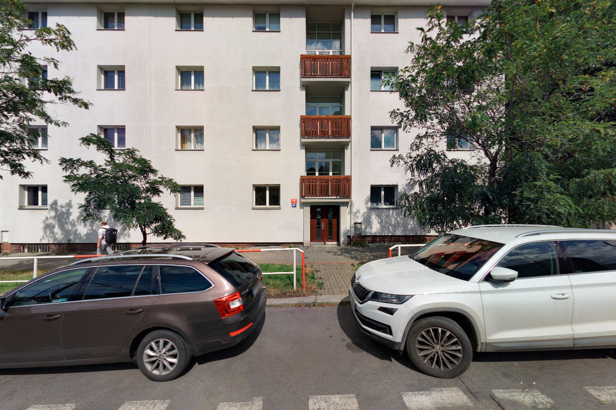 Jan Mrzena - práce se vysokozdvižnou plošinou foto 2