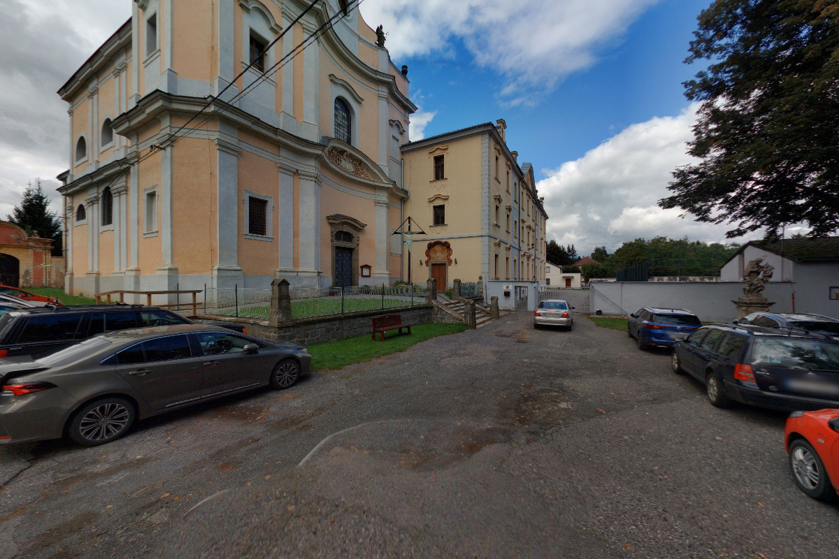 Výchovný ústav, střední škola a školní jídelna, Obořiště 1 foto 2