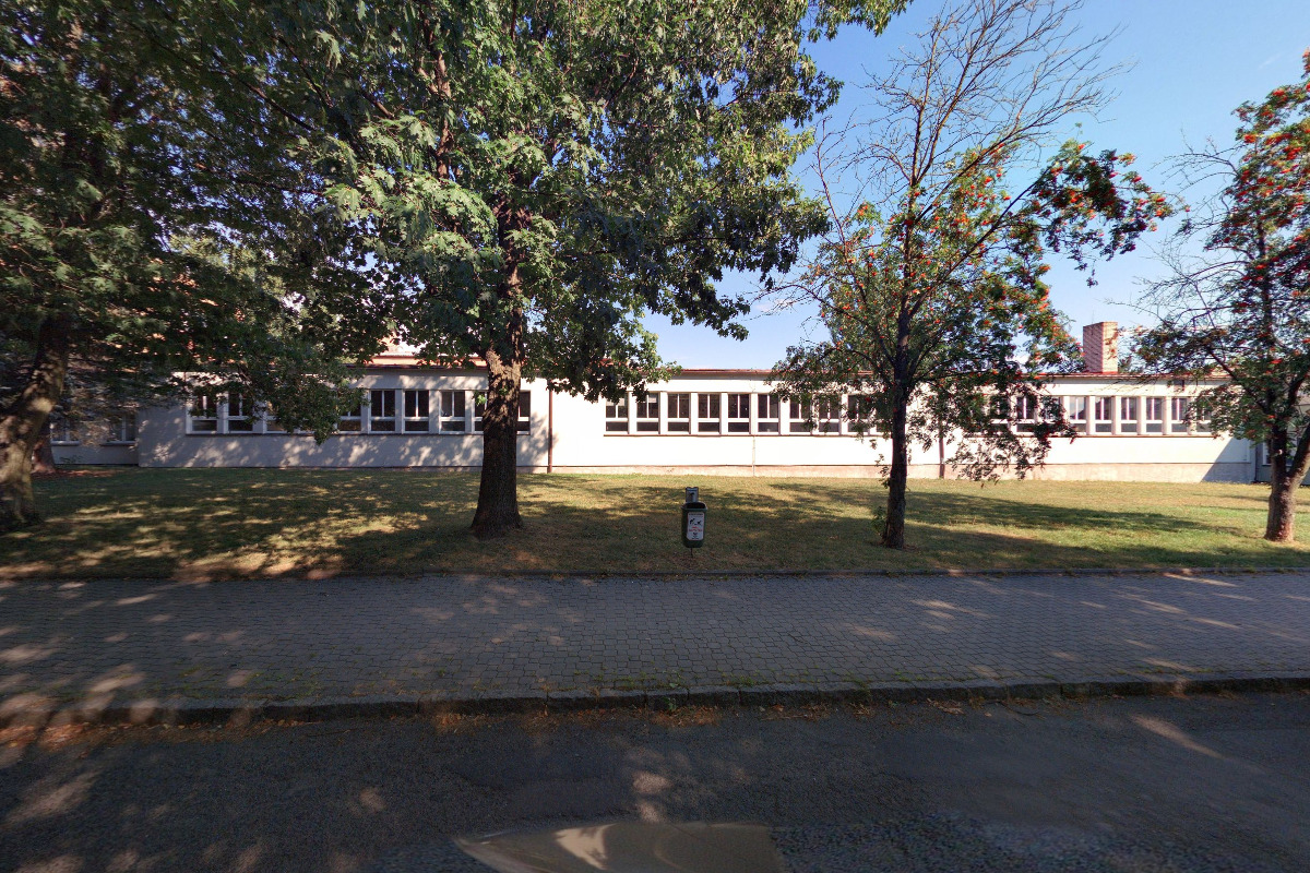 Střední škola služeb a řemesel Stochov - Školní jídelna foto 2