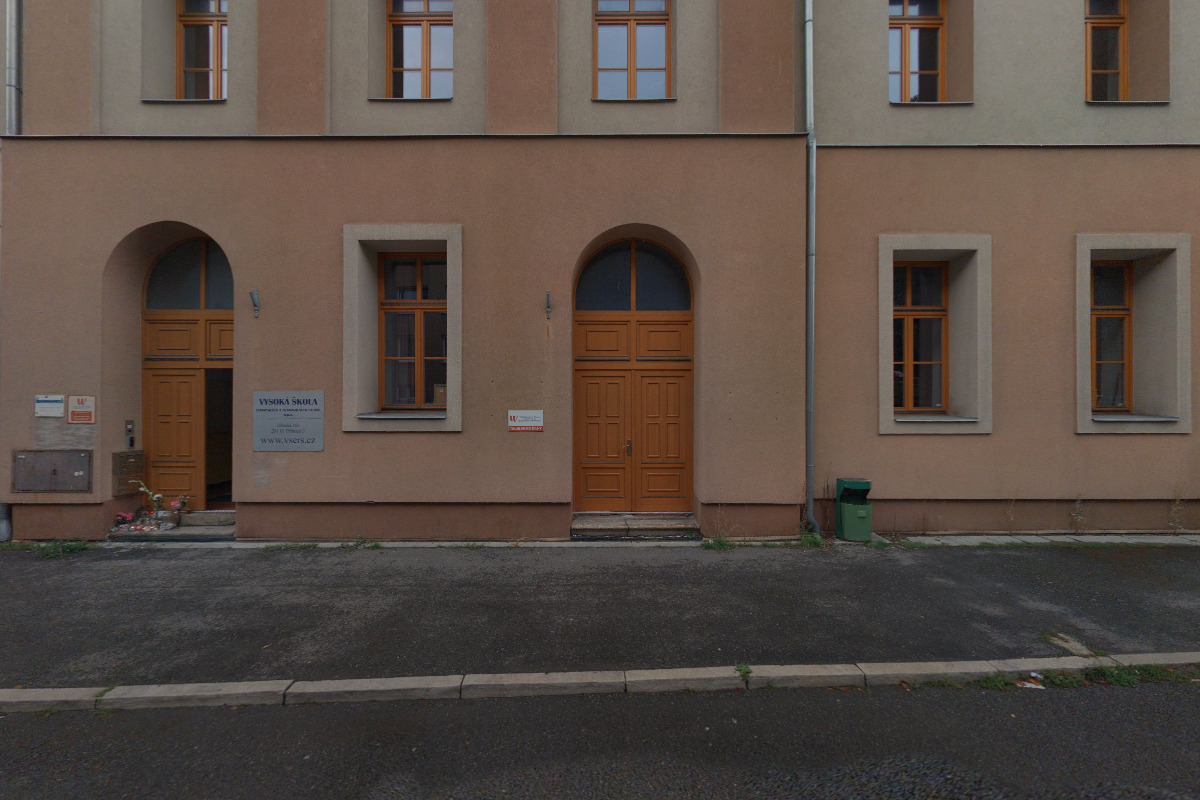 Knihovna Vysoké školy evropských a regionálních studií foto 2