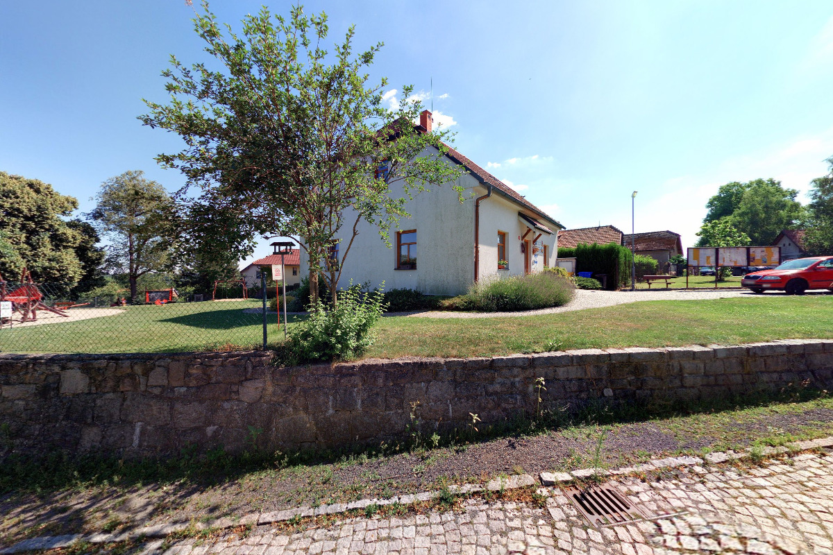 Ženíškova obecní knihovna